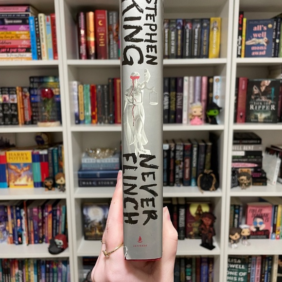 Stephen King Horror Book: Never Flinch (some damage) - Picture 2 of 5